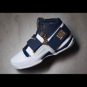NIKE LEBRON SOLDIER CT16 BASKETBALL SHOES AO2088